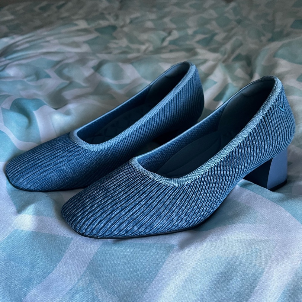 BRAND NEW NEVER WORN! Just threw out box. Vivaia. Chic Blue Ribbed Women's Heels